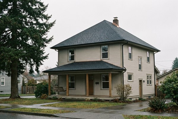 Bellingham home with new architectural shingle roof