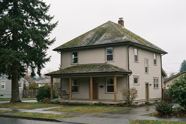 Bellingham home roof before replacement